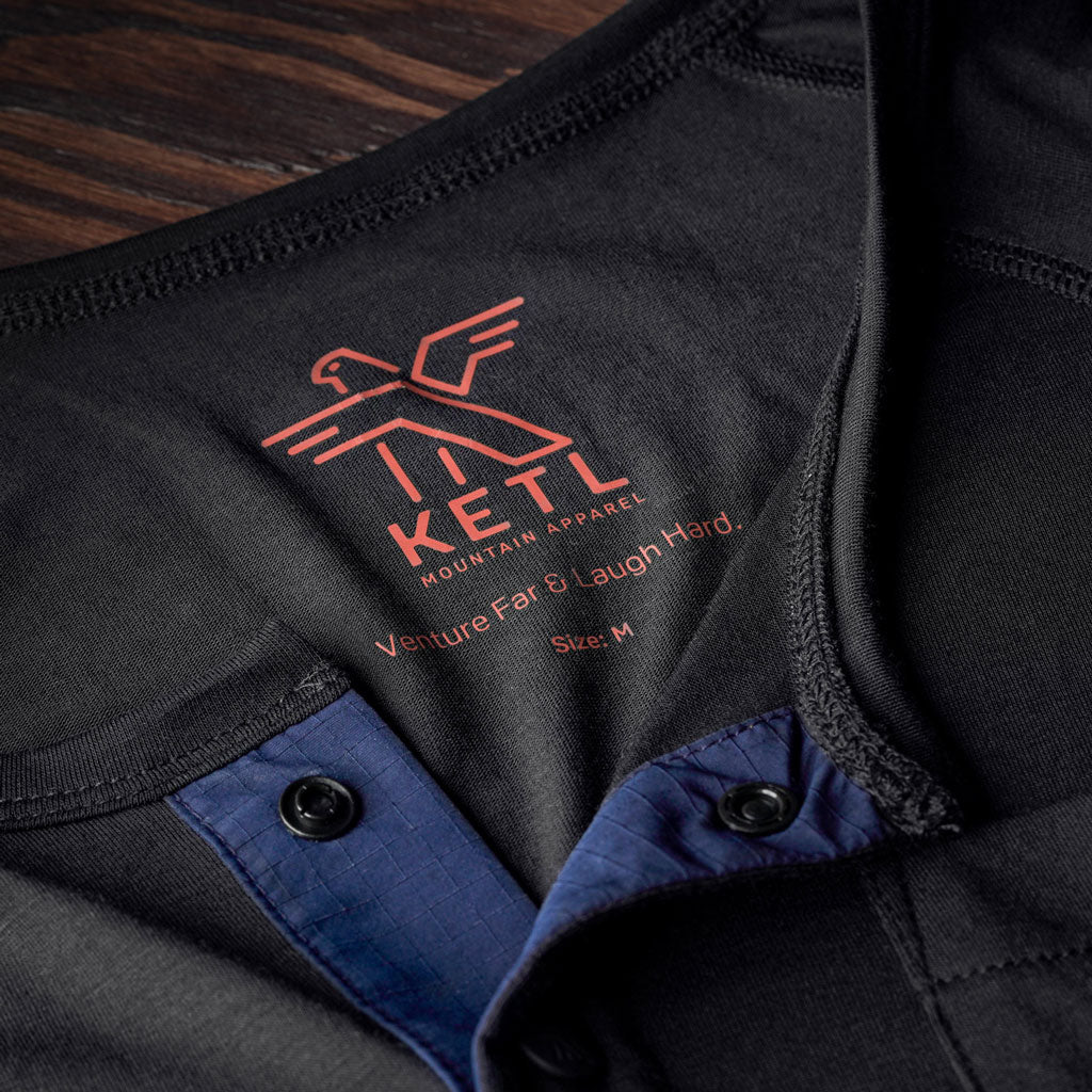 KETL Mtn Departed Featherweight Performance Henley Pocket Travel Tee - Men's Athletic Lightweight Packable Long Sleeve Shirt Black - T-Shirt - Departed Featherweight Performance Henley Pocket Tee