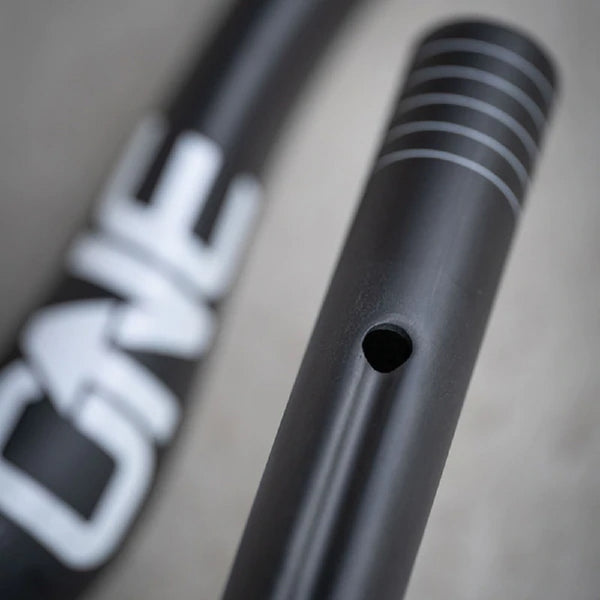 OneUp Components Carbon E-Handlebar 35 x 800mm, 35mm Rise, Black ...